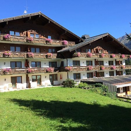 Suitehotel Kleinwalsertal Hirschegg  Exterior photo