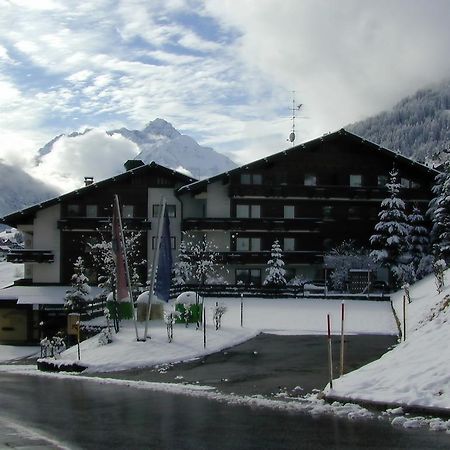 Suitehotel Kleinwalsertal Hirschegg  Exterior photo