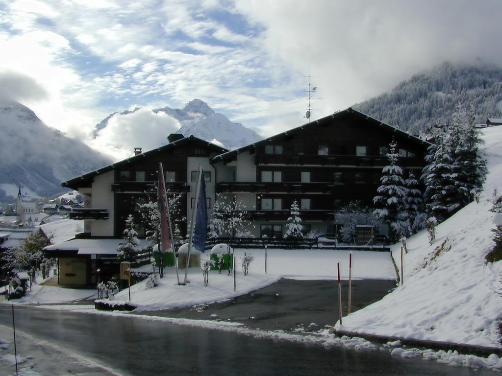 Suitehotel Kleinwalsertal Hirschegg  Exterior photo