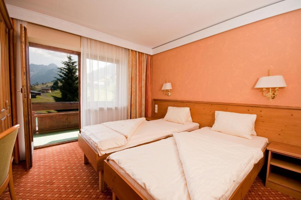 Suitehotel Kleinwalsertal Hirschegg  Room photo